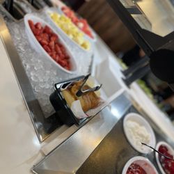Sizzler - Fruits in the AYCE salad bar