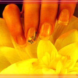 Nageldesignerin Jasmin - Naturnagelverlängerung mit Gel-Acryl-Technik