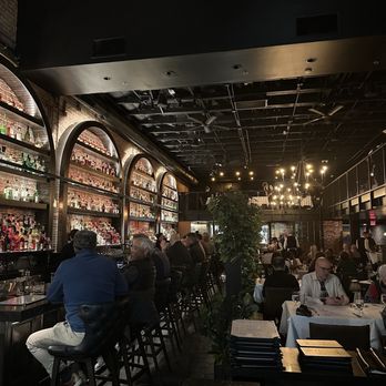 Elliott's Steakhouse - Dining area first floor - Steakhouses Near Me - Chandler, Arizona