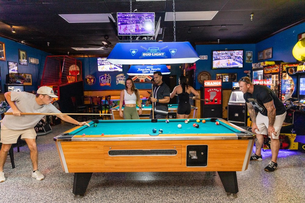 O'Quigley's Seafood Steamer & Oyster Sports Bar