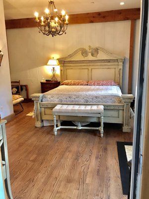 Boone's Colonial Inn by null