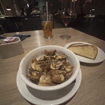 Murrayhill Taphouse - Sautéed Mushrooms - Beer Bar Near Me - Beaverton, Oregon
