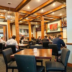 Fourth Street Filling Station - Interior