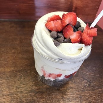 Bashful Banana Bakery & Cafe - Banana whip with chocolate chips and strawberries - Bakeries Near Me - Ocean City, New Jersey