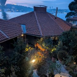 Lacivert Restoran