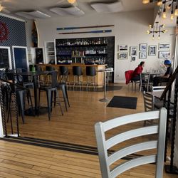 Boathouse Beer & Boozery - Bar seating and lower area