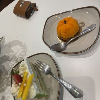 Nutriente Pastry Studio - mango cake and pumpkin cheesecake - Patisserie/Cake Shop Near Me - Las Vegas, Nevada