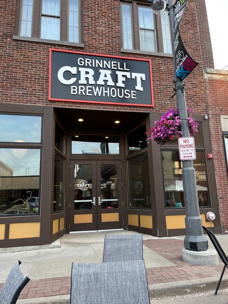 Food from Grinnell Craft Brewhouse
