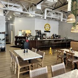 Mornings Breakfast & Brunch - Counter