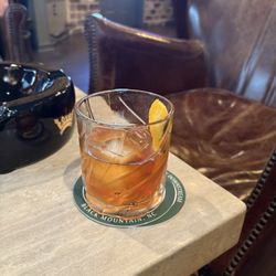 Peaceful Henry's - Old fashion w Elijah Craig