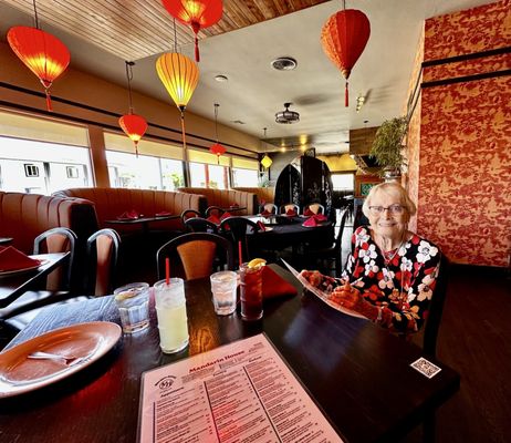 Mandarin House by null