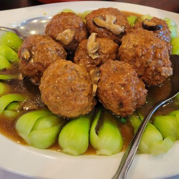 Joy Restaurant - Lions Head (Meat Balls with Bok Choy) - Taiwanese Near Me - Foster City, California Joy Restaurant - Lions Head (Meat Balls with Bok Choy) - Taiwanese Near Me - Foster City, California