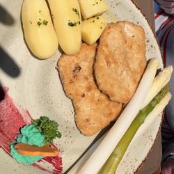 Waldhaus am See - Spargel mit Schnitzel