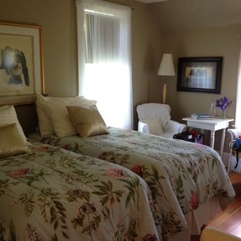 Corbett House B & B - Hotels Near Me - Sidney, British Columbia