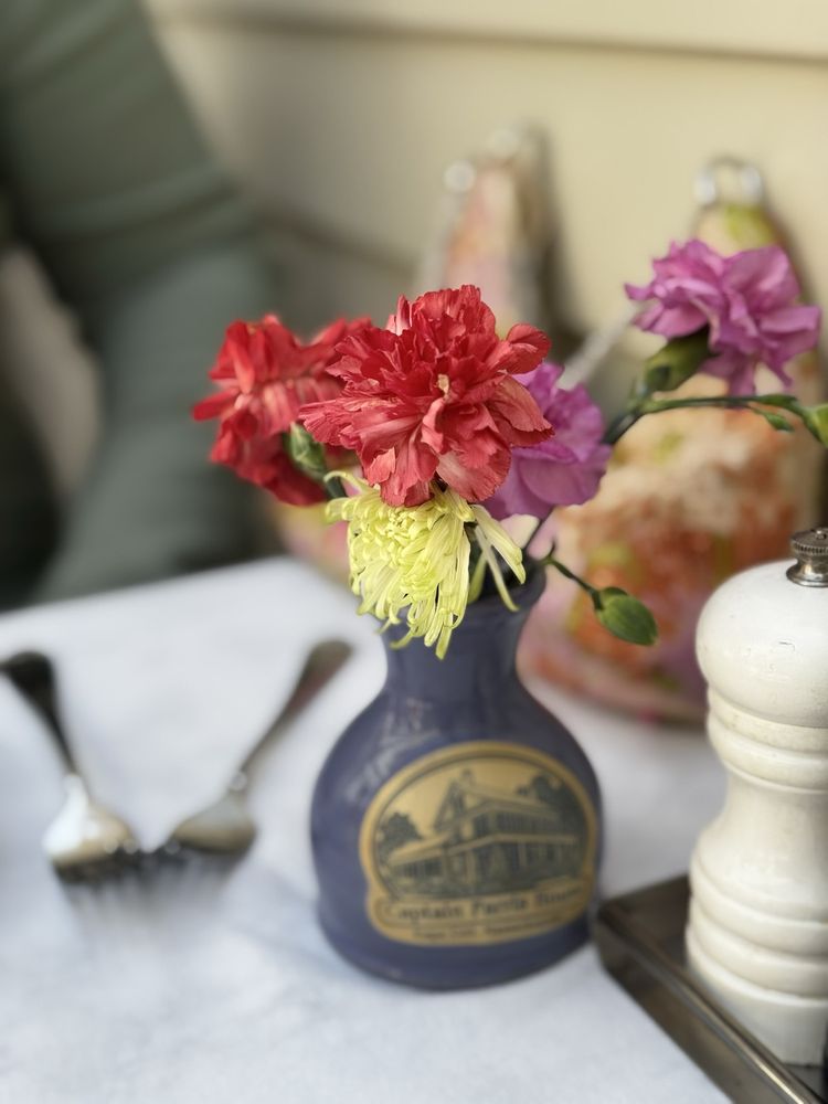Captain Farris House Tea Room Logo