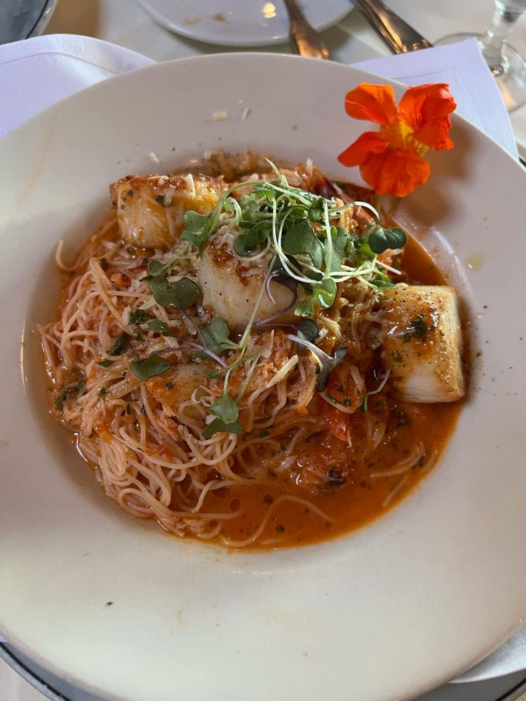 Bay View Restaurant & Lounge - Photo 2