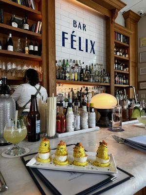 Felix Cocktails et Cuisine by null