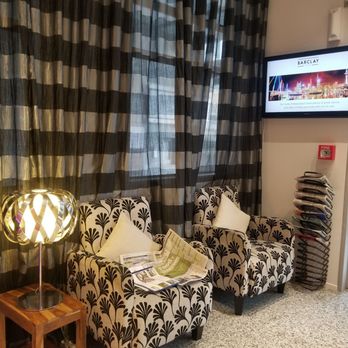 Barclay Suites - Reception area. - Hotels Near Me - Auckland, AUK