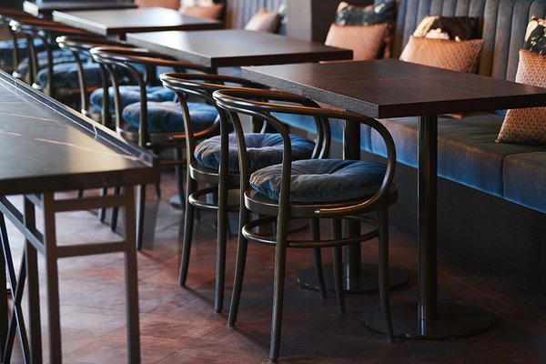 Bar am Wasser by null