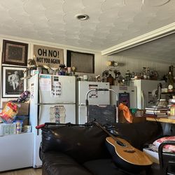 New Haven Pizza Shoppe - Inside