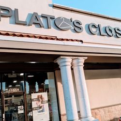 Plato's Closet - Outside