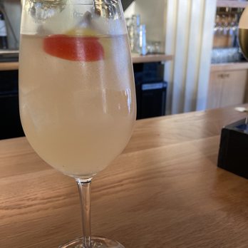 Flight Cleveland - Peach Sangria - Wine Bars Near Me - Cleveland, Ohio Flight Cleveland - Peach Sangria - Wine Bars Near Me - Cleveland, Ohio