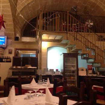 Il Terrazzino - A restaurant and pizzeria of good quality and reasonable prices with a terrace view of Matera's famous (UNESCO) sassi, - Pizza Near Me - Matera, Montana