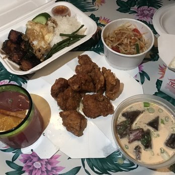 Eem - Ka Prao, Fried Chicken, White Curry with Brisket Burnt Ends, and Papaya Salad - Cocktail Bars Near Me - Portland, Oregon