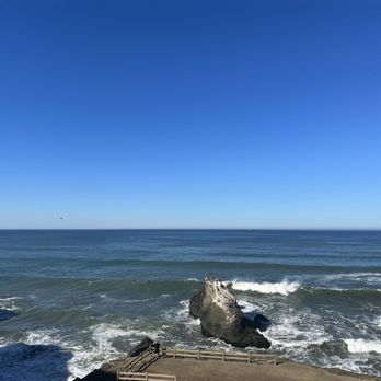 Mussel Rock Park - The lookout area - Beaches Near Me - Daly City, California Mussel Rock Park - The lookout area - Beaches Near Me - Daly City, California