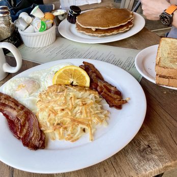 Red Rock Cafe - Breakfast platter and buckwheat pancakes - Breakfast & Brunch Near Me - Sedona, Arizona