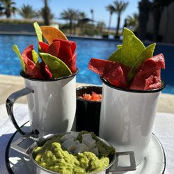 Nak - Guacamole and Chips