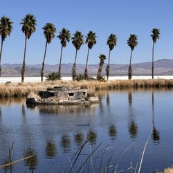 Soda Springs Resort - Soda Lake and lagoon