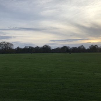 Hyde Park - An April evening. - Parks Near Me