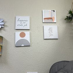 Nails By Tina Le - Inside decor