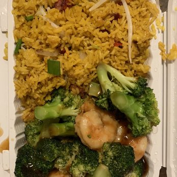Lucky House Kitchen - Shrimp with broccoli - Chinese Near Me - Brooklyn, New York