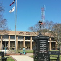 Clara B. Mounce Public Library - Front plaza & library facade.