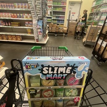 Dollar Tree - This lady in the other, Lady are both rude - Discount Store Near Me - Compton, California