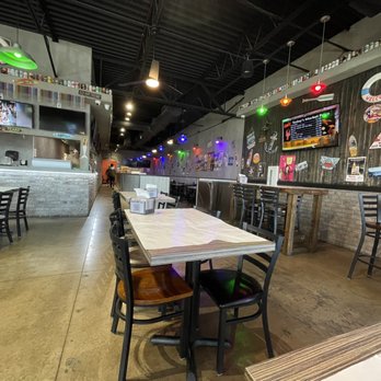 Kickin' Crab - Inside - Cajun/Creole Near Me - Carrollton, Texas