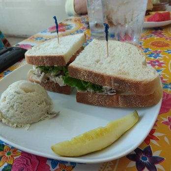 Redbud Cafe - Chicken sandwich - Cafes Near Me - Blanco, Texas Redbud Cafe - Chicken sandwich - Cafes Near Me - Blanco, Texas
