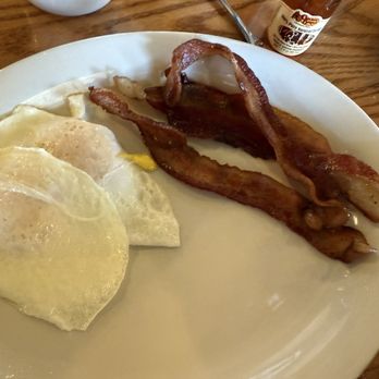 Cracker Barrel Old Country Store - American Near Me - Corinth, Mississippi