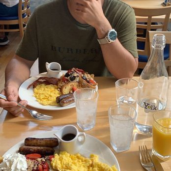 Yolk - West Loop - Coffee & Tea Near Me - Chicago, Illinois