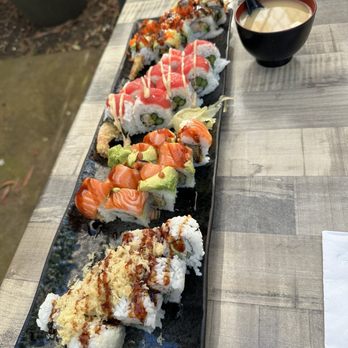 Shige Sushi Japanese Kitchen - Sushi roll platter, various rolls - Sushi Bars Near Me - Sonoma, California Shige Sushi Japanese Kitchen - Sushi roll platter, various rolls - Sushi Bars Near Me - Sonoma, California