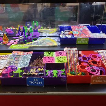 Chuck E. Cheese - Pizza Near Me - Honolulu, Hawaii Chuck E. Cheese - Pizza Near Me - Honolulu, Hawaii