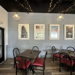 Mary Lou's Pizza - Interior