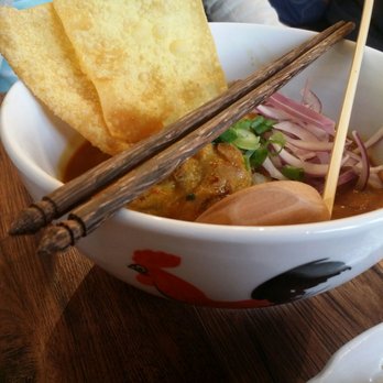 Nourish - Chicken Kao Soy - Thai Near Me - Brooklyn, New York Nourish - Chicken Kao Soy - Thai Near Me - Brooklyn, New York