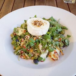 Browns Kingston - Brown salad with Goat Cheese
