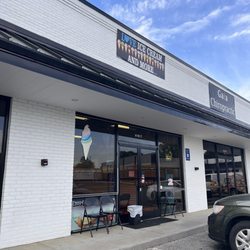 Love Ice Cream And More - Entrance