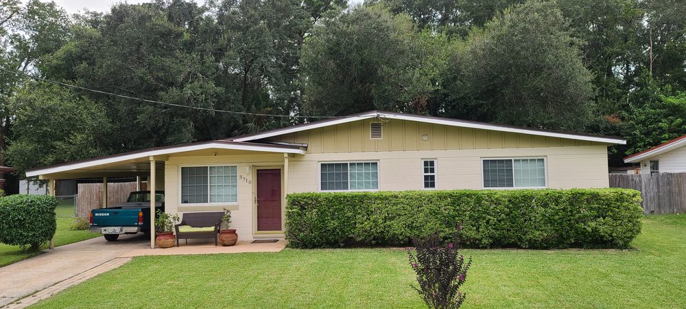 Slide of D & D Roofing