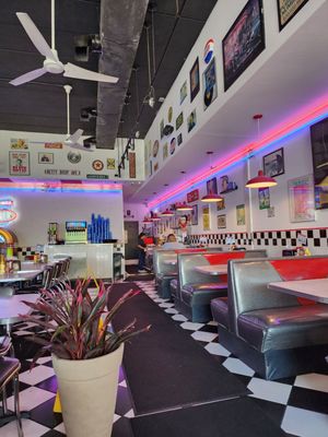 Doo Wop Diner by null
