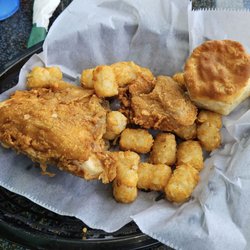 The 19th Hole - 2 piece fried chicken with side of tator tots.
